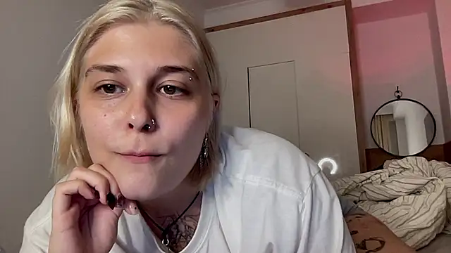 Ella_Bloom live cam on StripChat