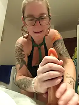 ladydivine14 webcam
