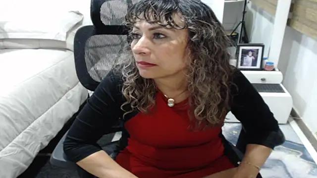 jesy_hot live cam on StripChat