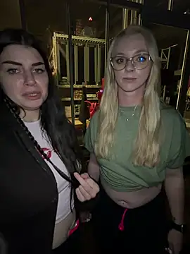 EllyNora webcam