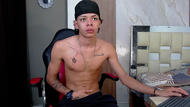 Harry_jhonsson live cam on StripChat