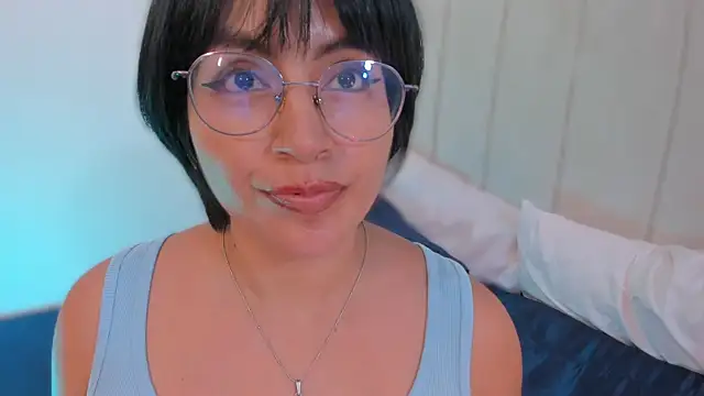 natty_bush live cam on StripChat