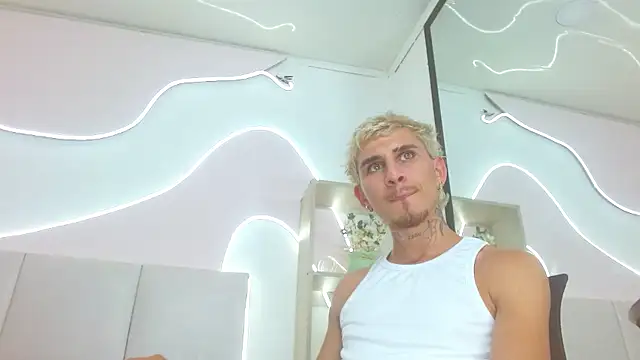 DanntheStiff live cam on StripChat