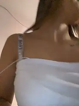 thalia_ec live cam on StripChat