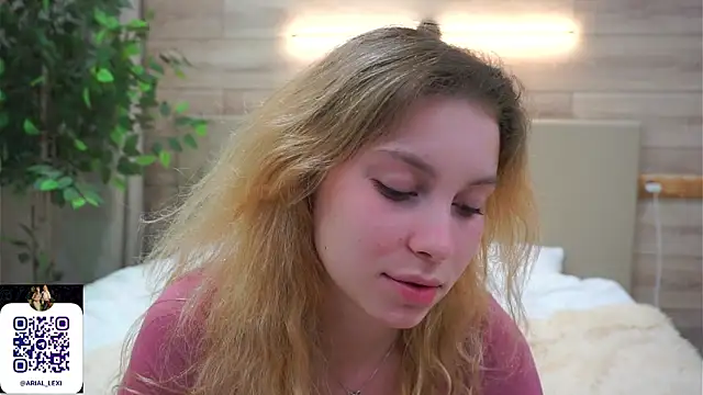 Sairallyn live cam on StripChat