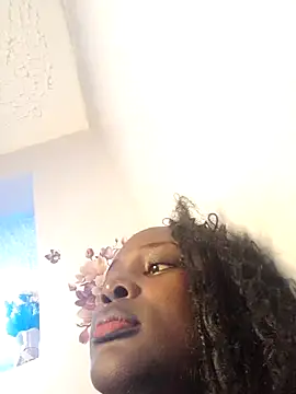 Lavender_Flower live cam on StripChat