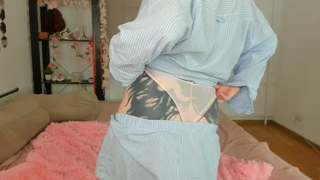 TatteredHalo live cam on StripChat