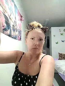 JanyJanys live cam on StripChat