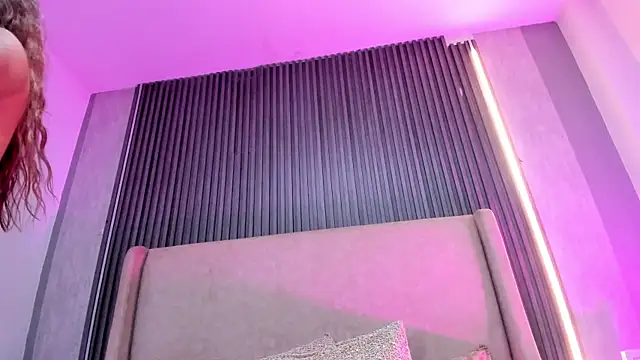 MelanieRoah webcam