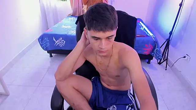 Aron_Boyy webcam