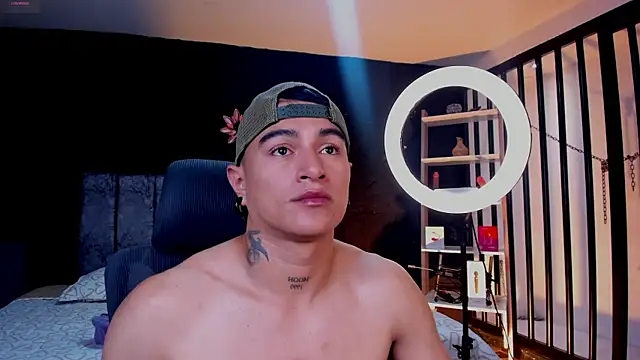 LiamDeep live cam on StripChat