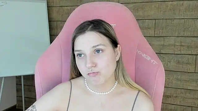 TinnaBurton webcam