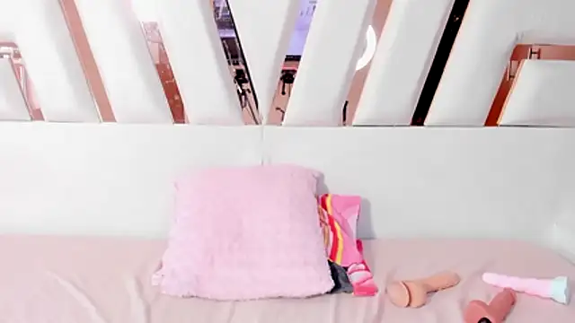 MiaKleinX