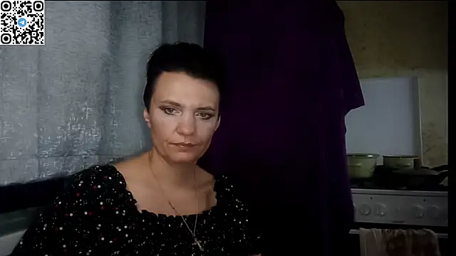 HotMamaQueen234 webcam