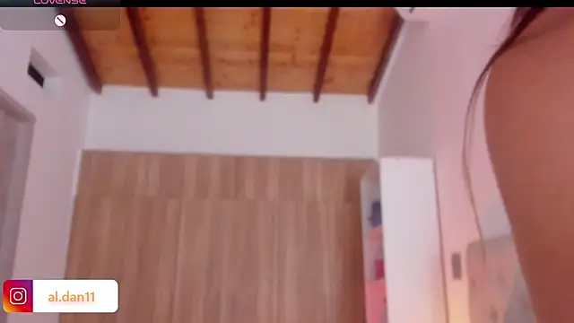 alana_dantes_ webcam