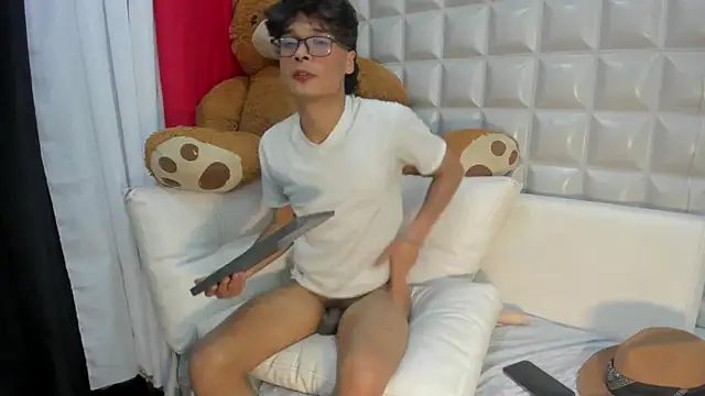 maximo_2019 live cam on StripChat