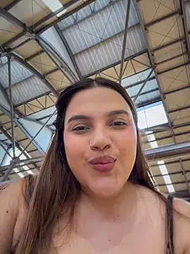 colibri_xxx (F young) - TITS OUT IN THE MALL
