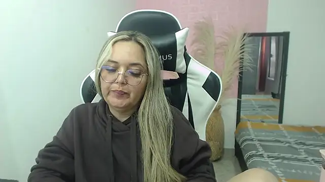 samy_vsn live cam on StripChat