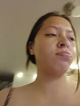 Selene_Amari live cam on StripChat