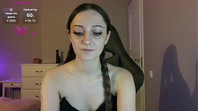 white_liillyy webcam