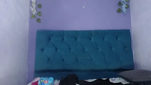 alorena_megancm webcam