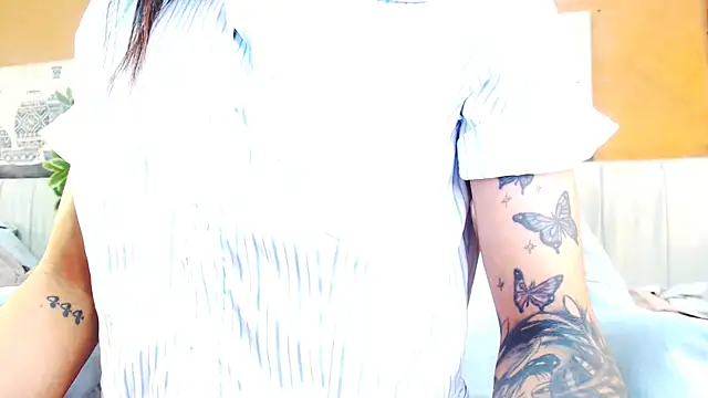 SaraSofia44 live cam on StripChat