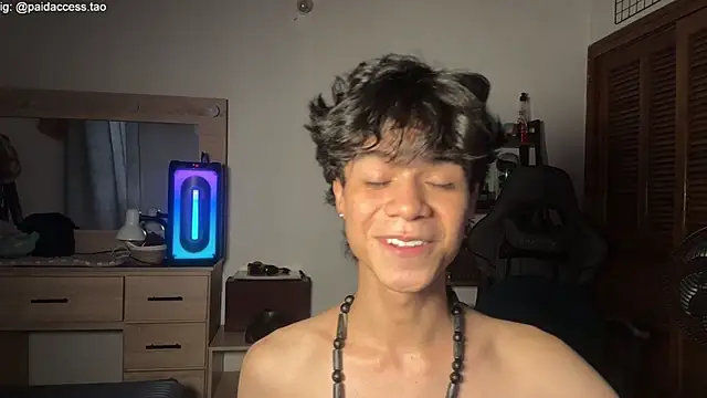 oopsagain_ (M twink) - Jerk OFF 🐮