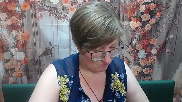 RadaChudna live cam on StripChat