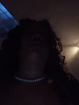 TamaraaHoney live cam on StripChat
