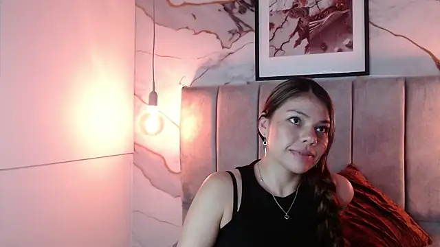 carol_brm (F young) - SHOW ASS + SPANKS ASS X 5
