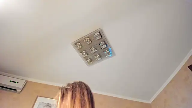 diamond_d_ (F young) - dildo inside