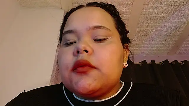 sexychubby___ live cam on StripChat
