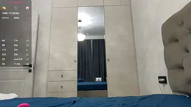 LongChillGerl live sex cam