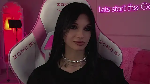 BeverlyMost live cam on StripChat