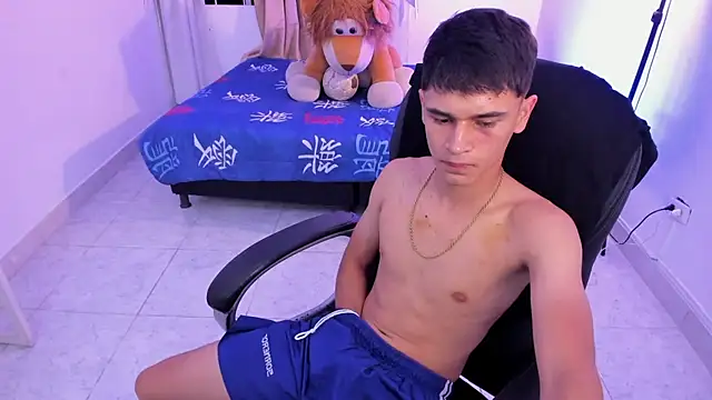 Aron_Boyy webcam