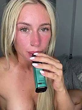 SexySaraxxoo webcam