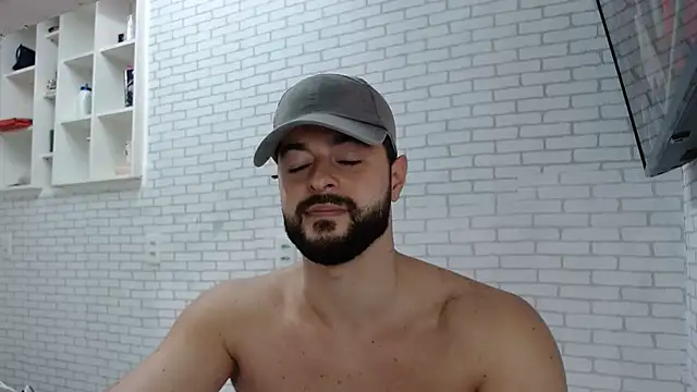 BombeiroHotx Live Webcam on Stripchat