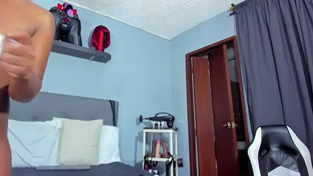Coco_Kiss webcam