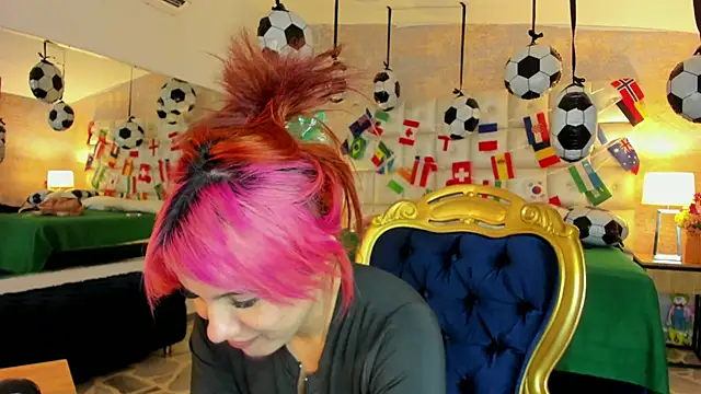 MelaniieRoux webcam