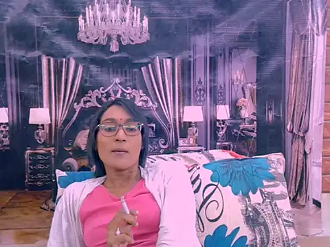IndianRebel4u2Luv webcam