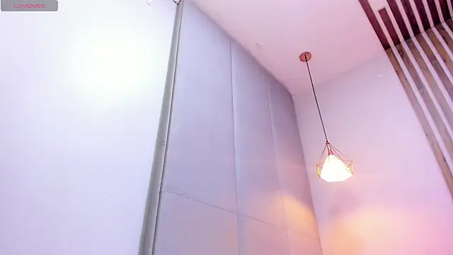 MiaSwan_ webcam