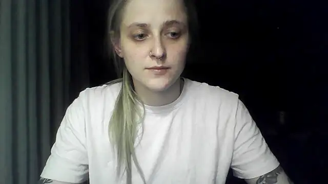 LeaWetGirl webcam