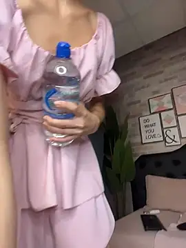 CuteLilAngelXXX live cam on StripChat