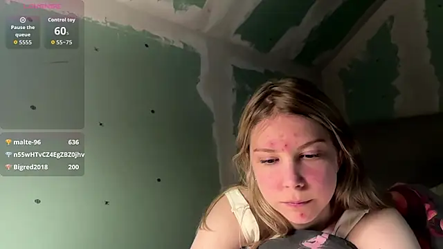 Skinny_girl_ live cam on StripChat