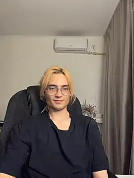 CuteYukiKun webcam