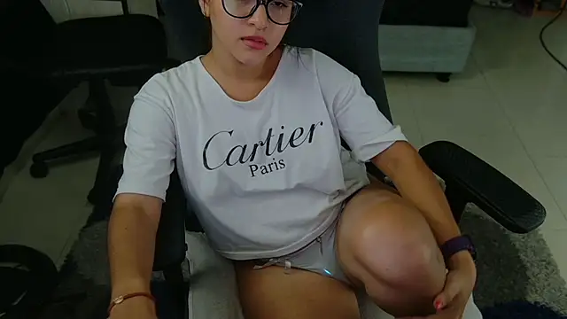 Lucy_Fer5 webcam