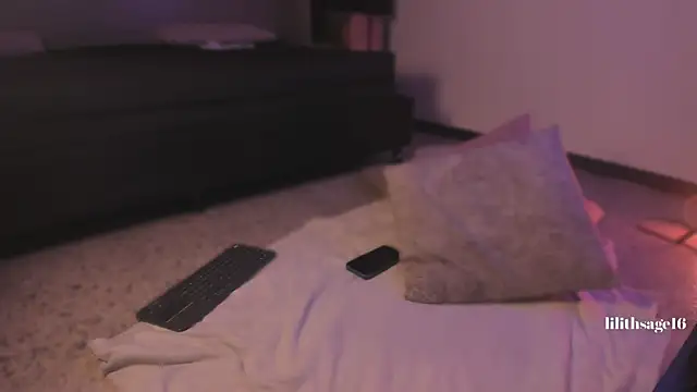 Lilith_Sage_ webcam