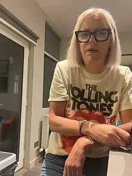 Amelie_BlondeXX
