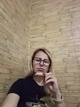 Nadine_Nadine webcam