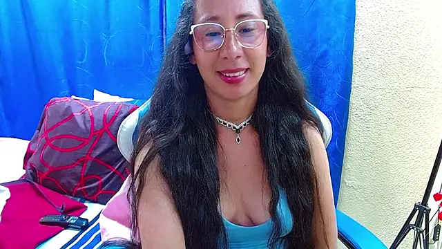 Gia_leinn live sex cam